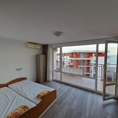 Robinson Sea Nessebar View 公寓 *