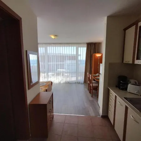 Апартамент Robinson Sea Nessebar View Свети Влас