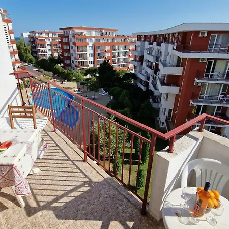 Апартамент Robinson Sea Nessebar View *